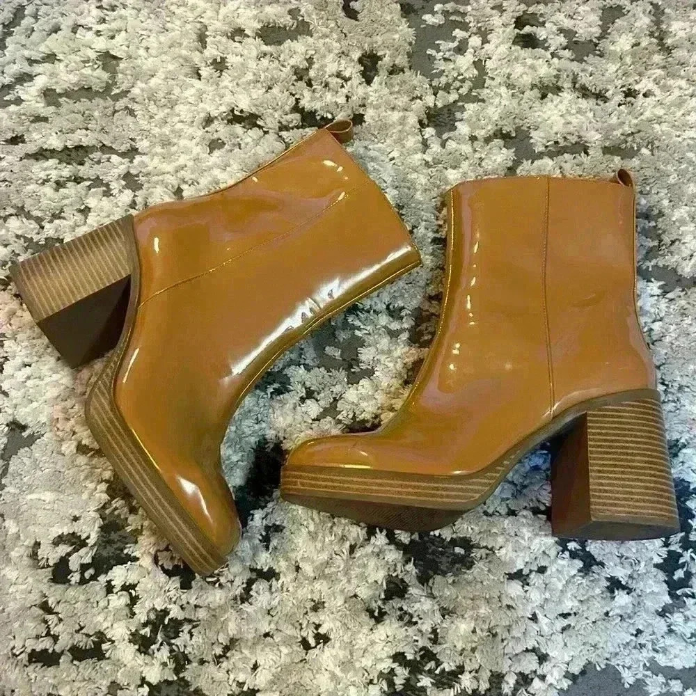 BP Milli Platform Block Heel Boots in Tan Lark Color Size 8M